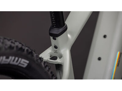 Cube Bikes Reaction Hybrid Slt 800 click to zoom image