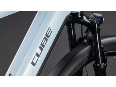 Cube Bikes Touring Hybrid One 600 click to zoom image